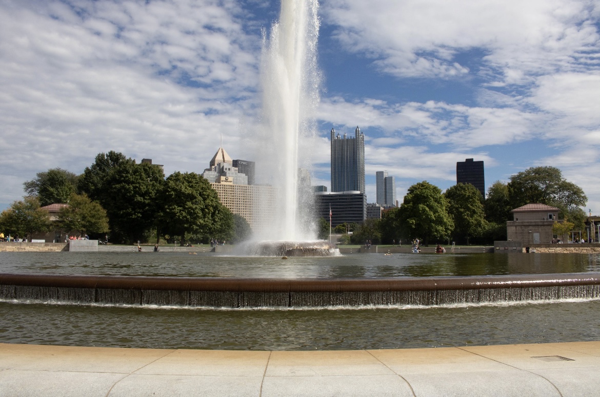 Photo of the fountain in Point Park, Pittsburgh